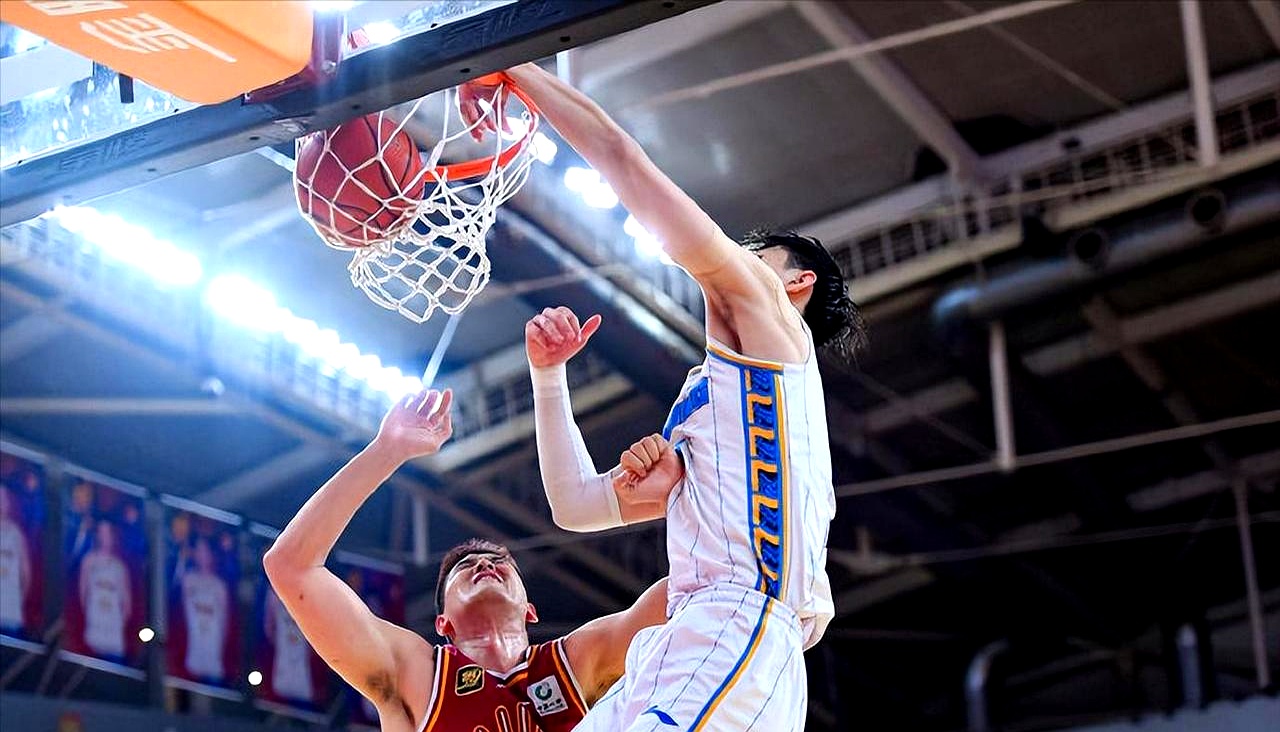 广厦男篮转会期更衣室发声，志在NBA季后赛名次提升，媒体盛赞，轮换策略成焦点的简单介绍